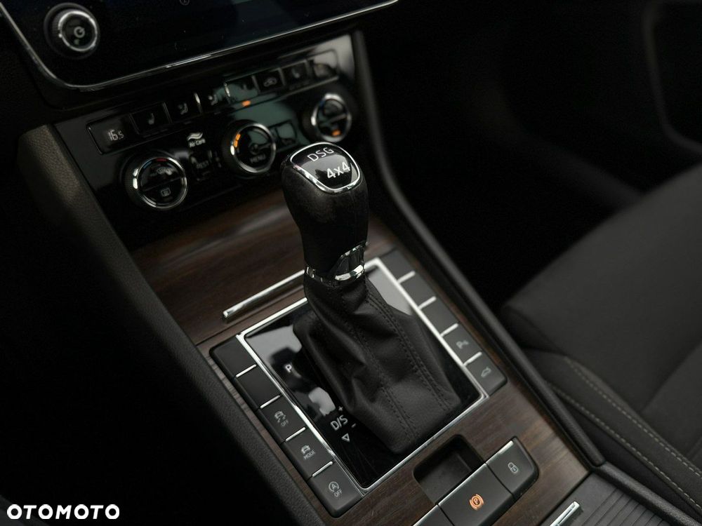 Skoda Superb 2.0 TDI SCR 4x4 Scout DSG - 32