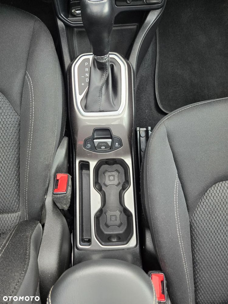 Jeep Renegade - 23
