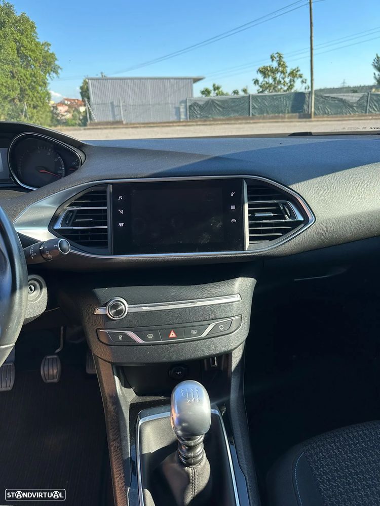 Peugeot 308 1.2 PureTech Style - 13