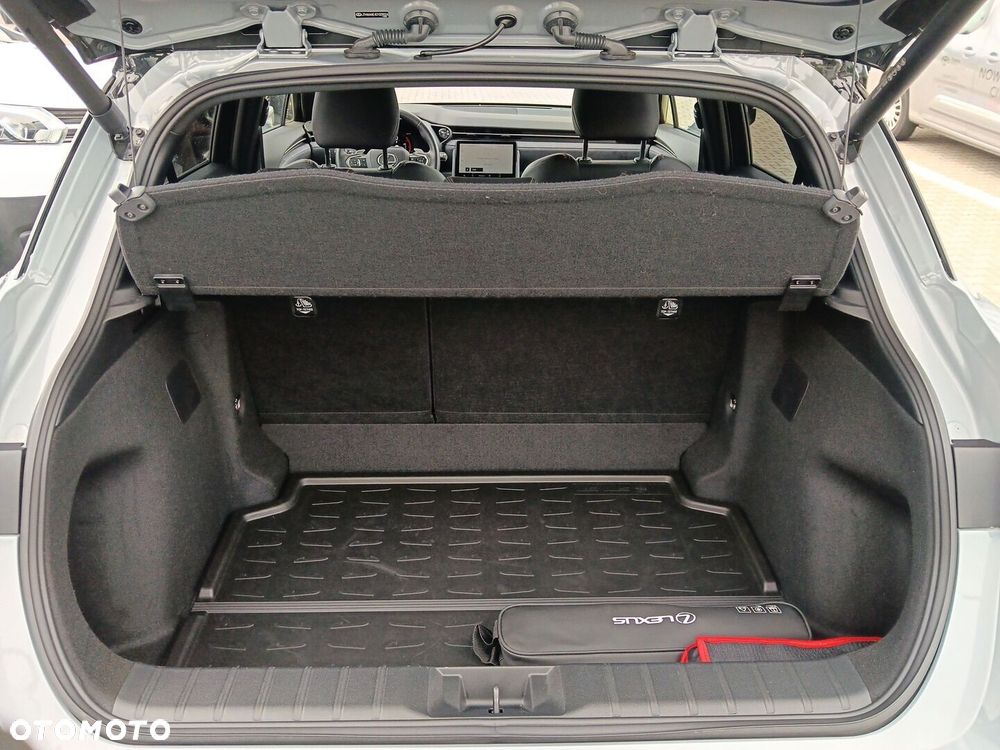 Lexus LBX 1.5 Hybrid Cool - 16