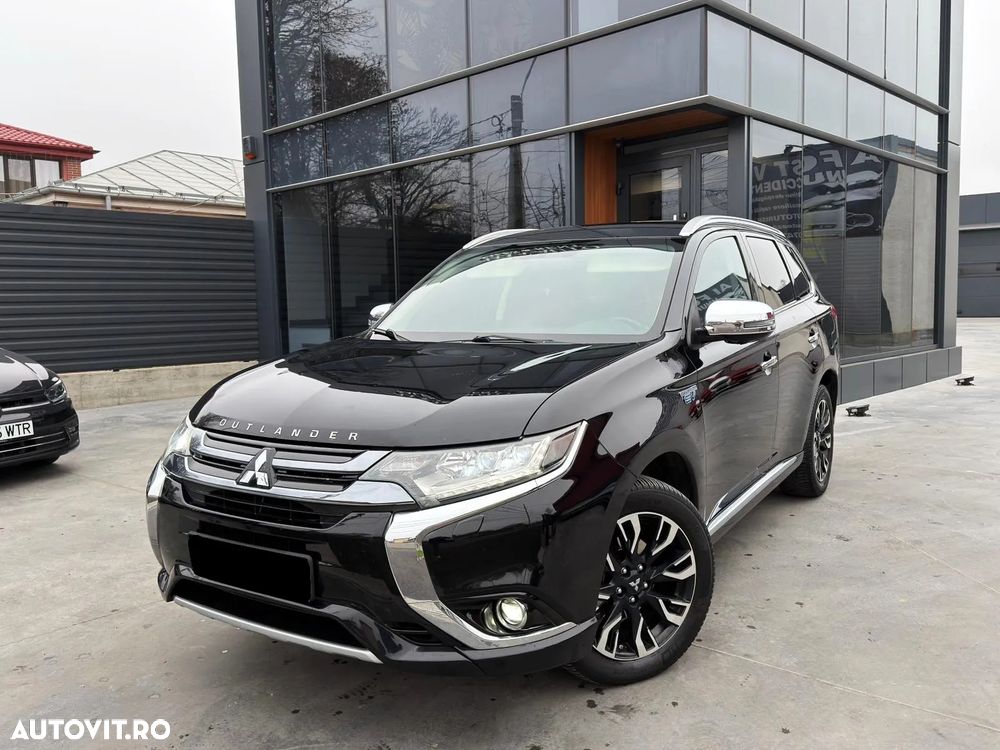 Mitsubishi Outlander - 1
