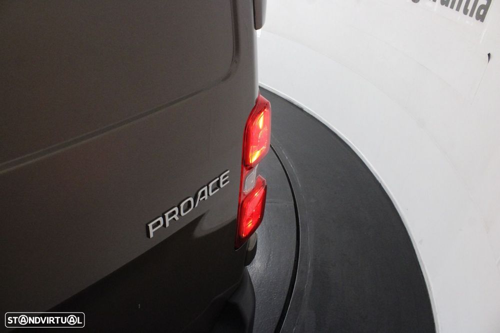 Toyota Proace 3L (MD) (FAZ FRIO) 1.6 D-4D L1 - 18