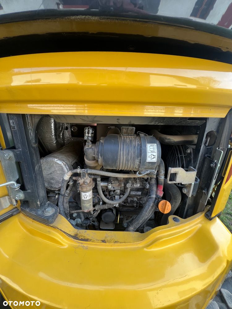 Komatsu PC26MR-5 - 15