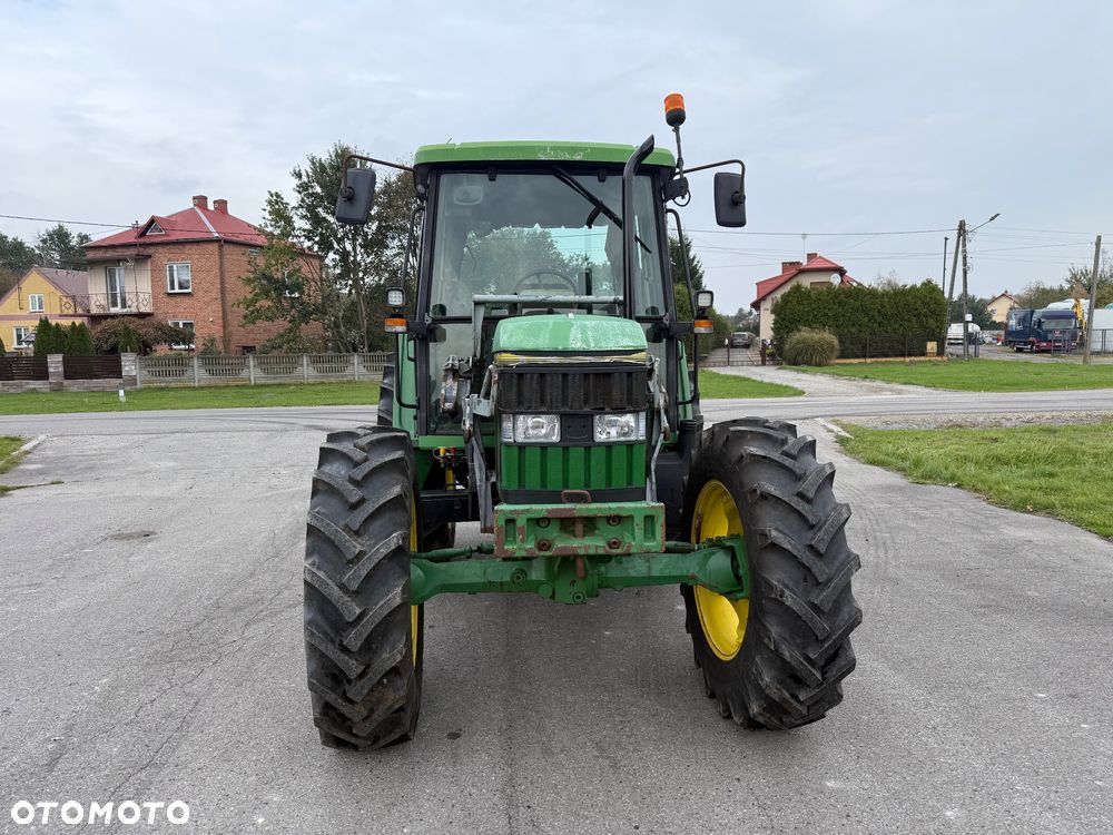 John Deere 6300 / NISKIE MOTOGODZINY / NOWE OPONY / ŁADOWACZ PRZEDNI / DODATKOWY OSPRZĘT / Z FRANCJI / STAN BDB / / / - 2