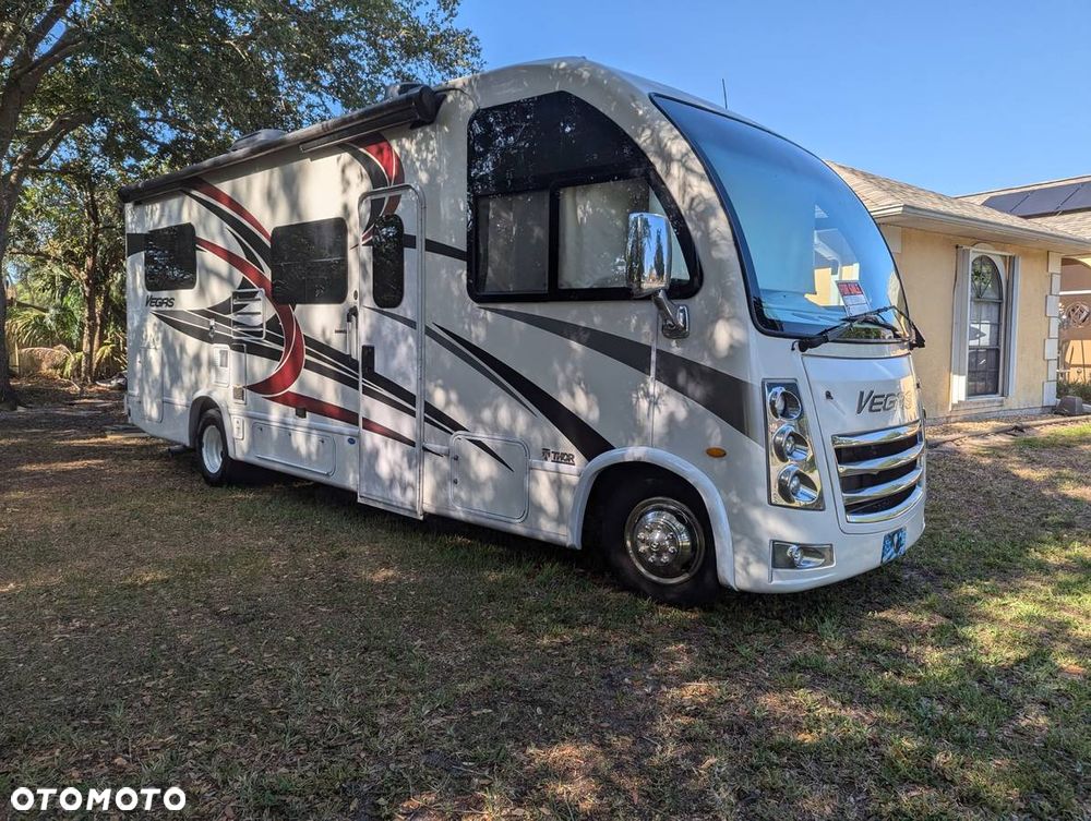 Ford Sunseeker E-450 Cutaway - 38