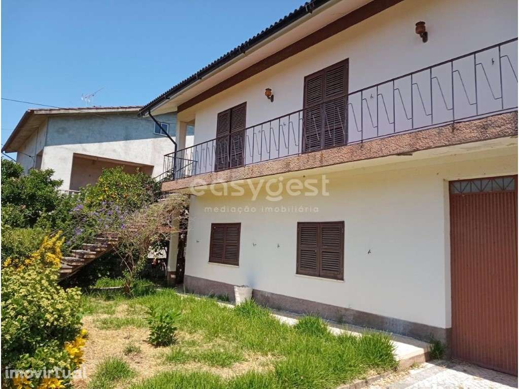 Moradia de dois pisos independentes e terreno c/ 872 m2 em Cernache - Grande imagem: 3/29