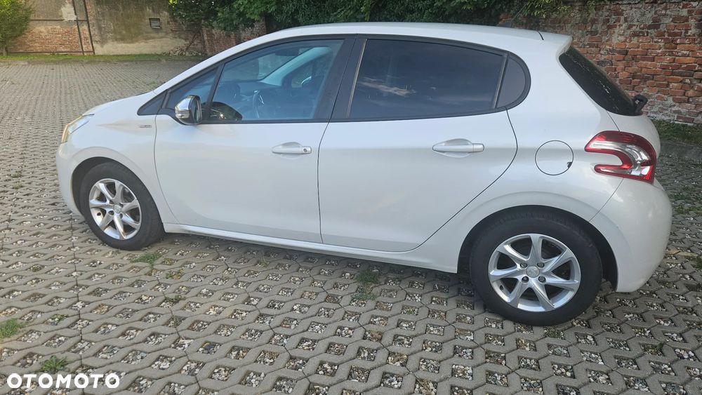 Peugeot 208 1.2 PureTech Active - 5