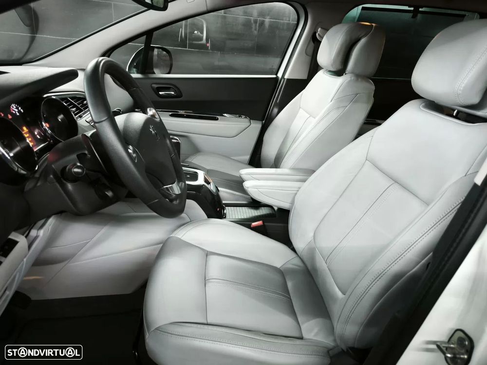 Peugeot 5008 1.6 E-HDi 5L Allure 2-Tronic - 22