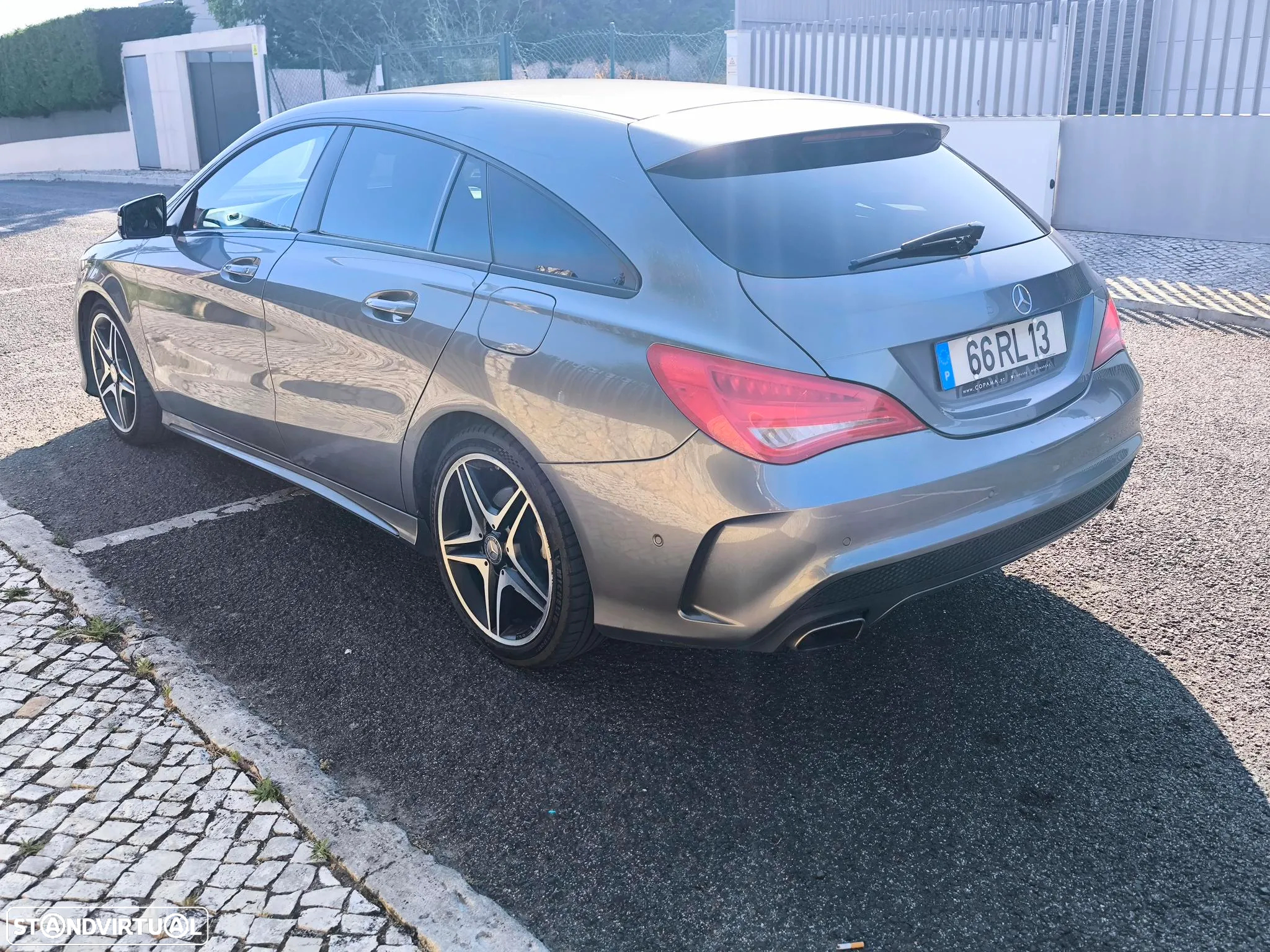 Mercedes-Benz CLA 180 d Shooting Brake AMG Line - 4