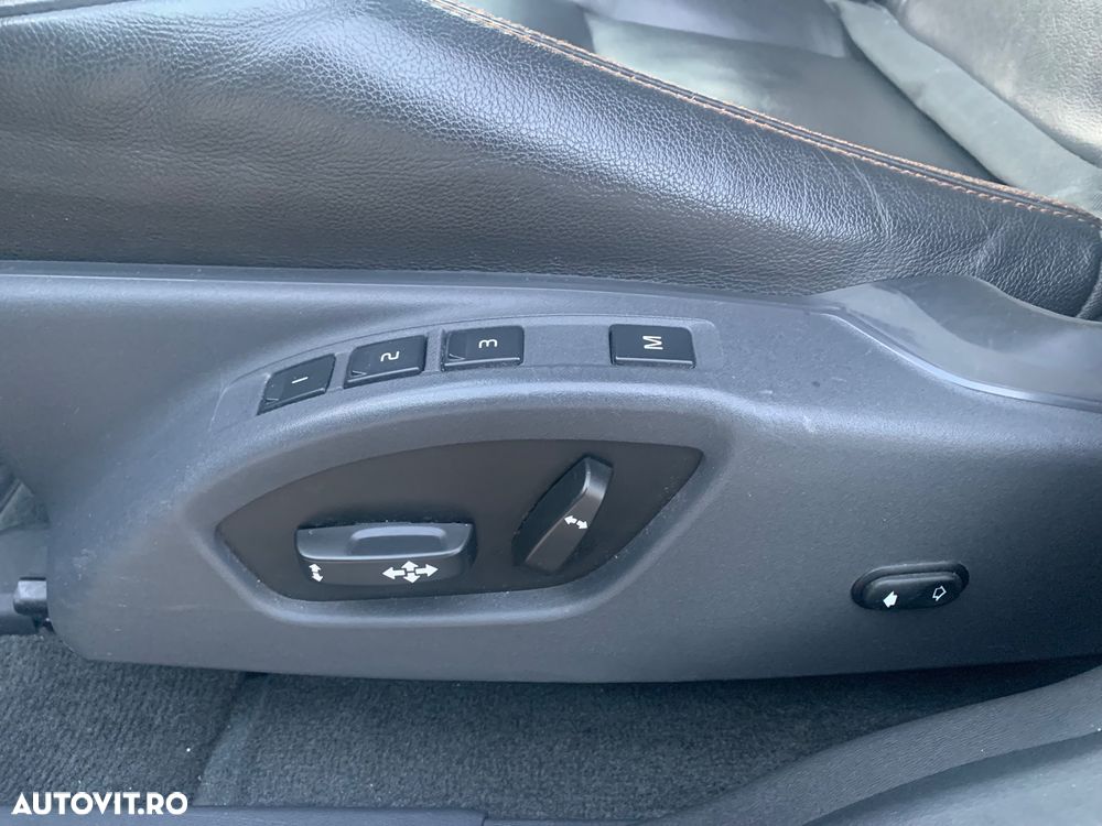 Volvo XC 60 D5AWD Summum - 18