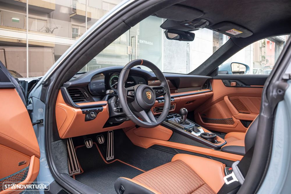 Porsche 911 (992) S/T - 12