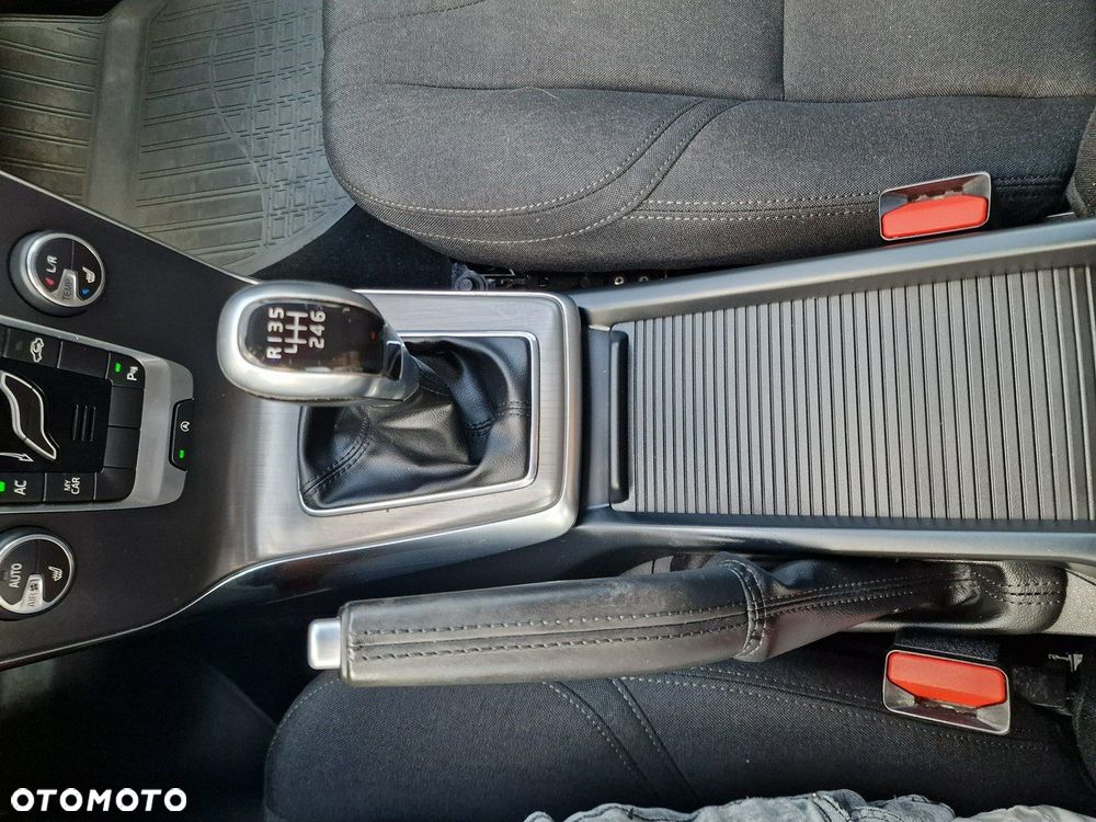 Volvo V40 D2 You - 28