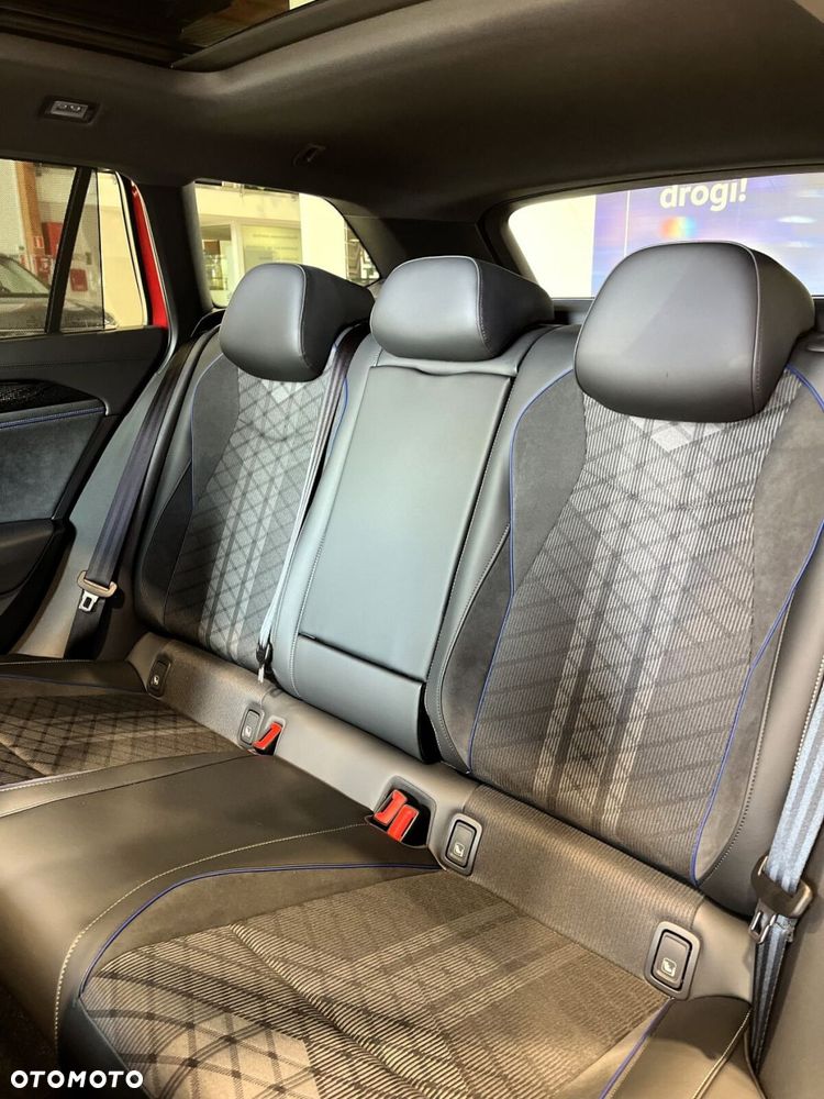 Volkswagen Passat Variant 2.0 TDI SCR R-Line Plus DSG - 31