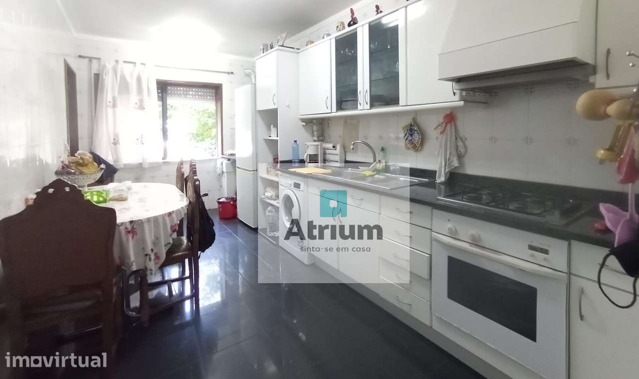 T2 + 1 com varandas, garagem e elevador em Braga - Grande imagem: 3/13