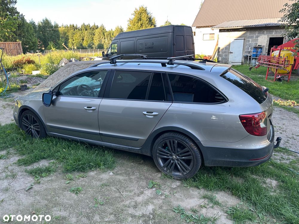 Skoda Superb 2.0 TDI 4x4 Platinum Outdoor DSG - 10