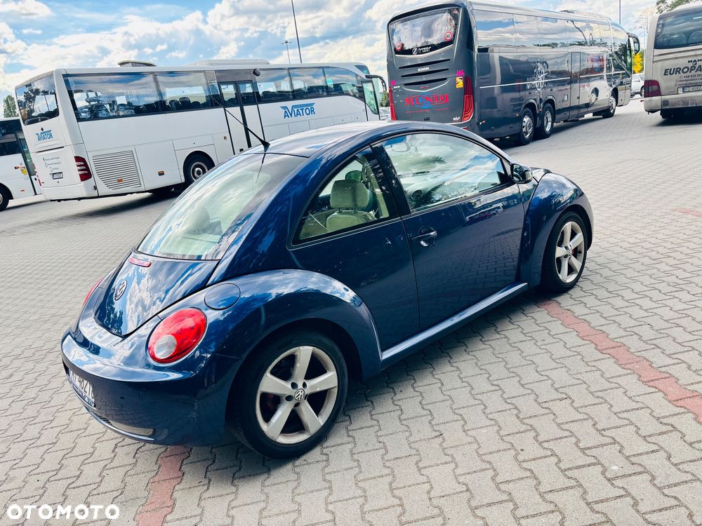 Volkswagen New Beetle - 12