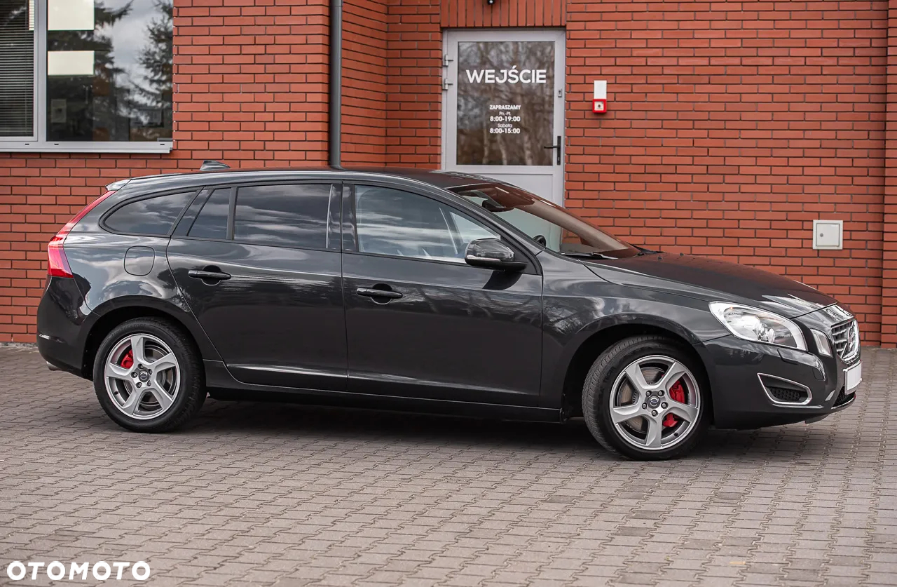 Volvo V60 T6 AWD Geartronic Edition - 3