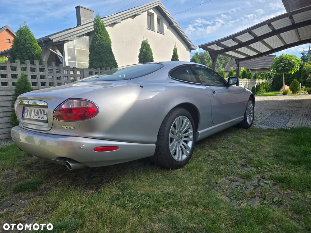 Jaguar XK8 Coupe - 5