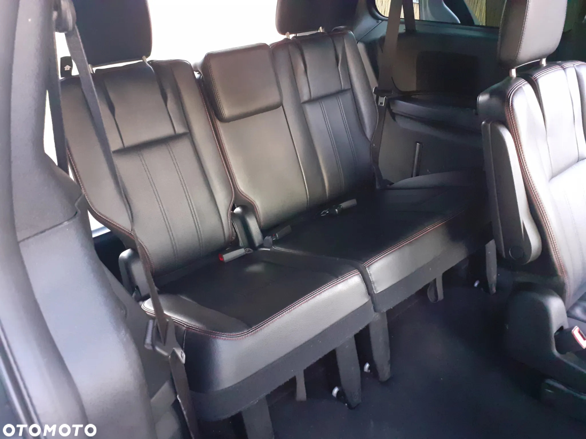 Dodge Grand Caravan - 16
