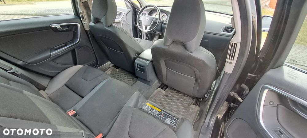 Volvo V60 D3 Geartronic Momentum - 22