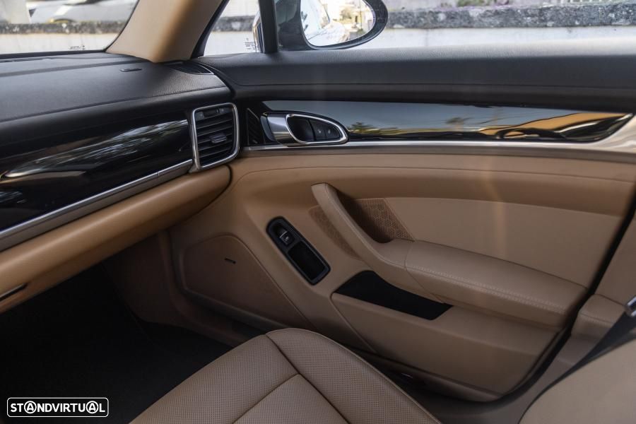 Porsche Panamera 4 Edition PDK - 51