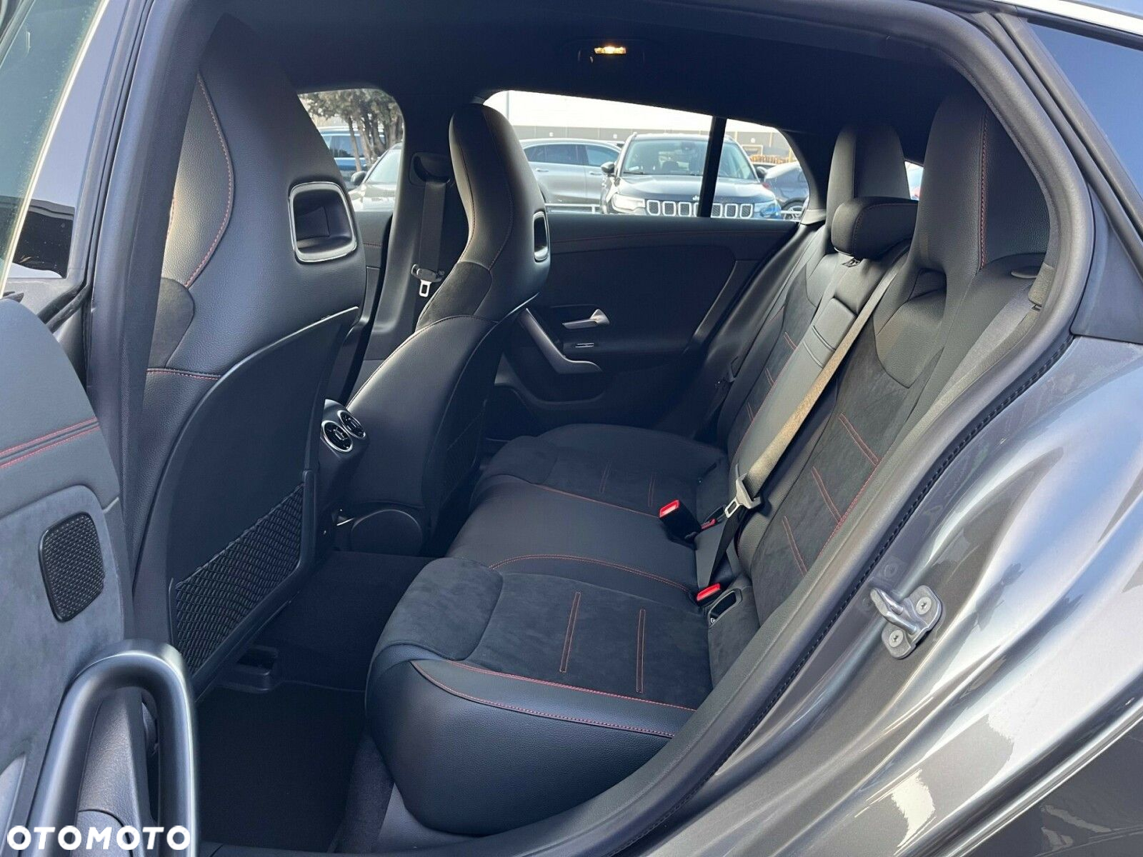 Mercedes-Benz CLA - 10