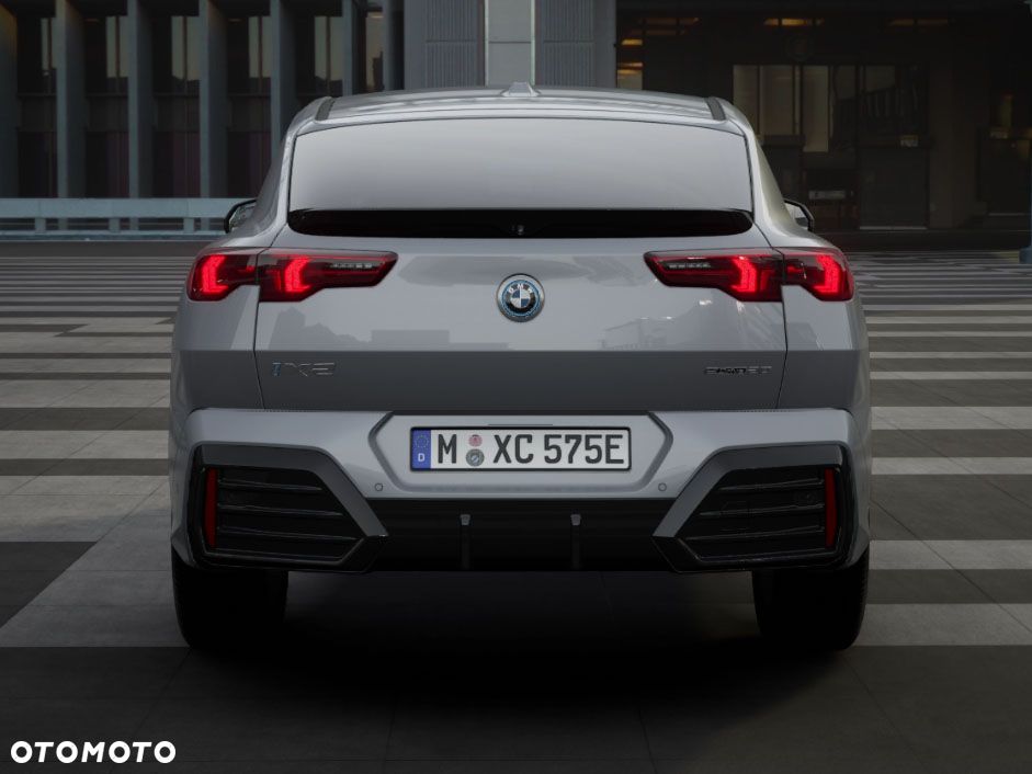 BMW iX2 eDrive20 66.5kWh - 7