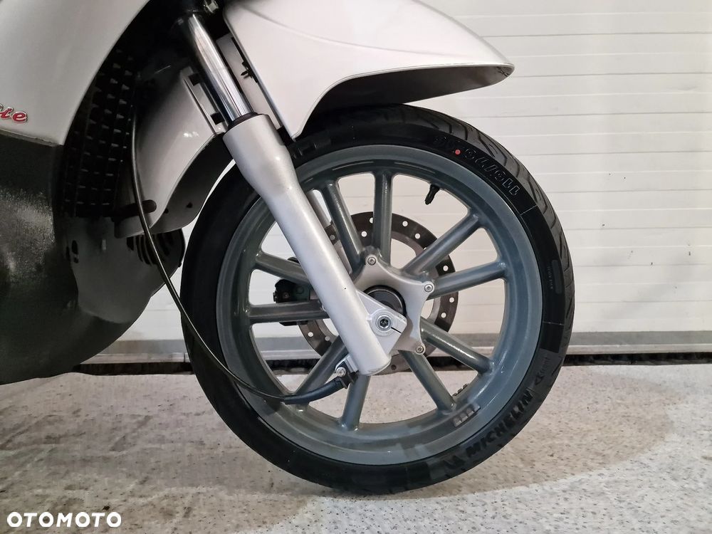 Piaggio Beverly - 25