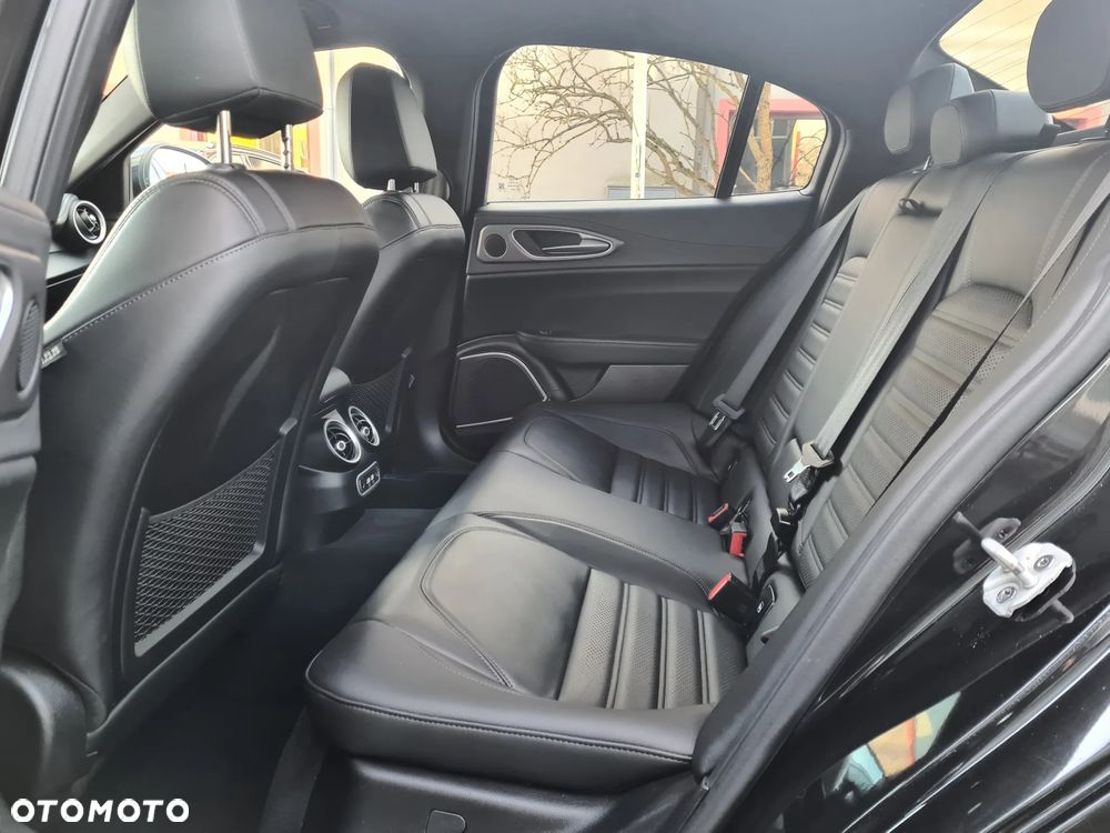 Alfa Romeo Giulia 2.0 Turbo Veloce Q4 - 15