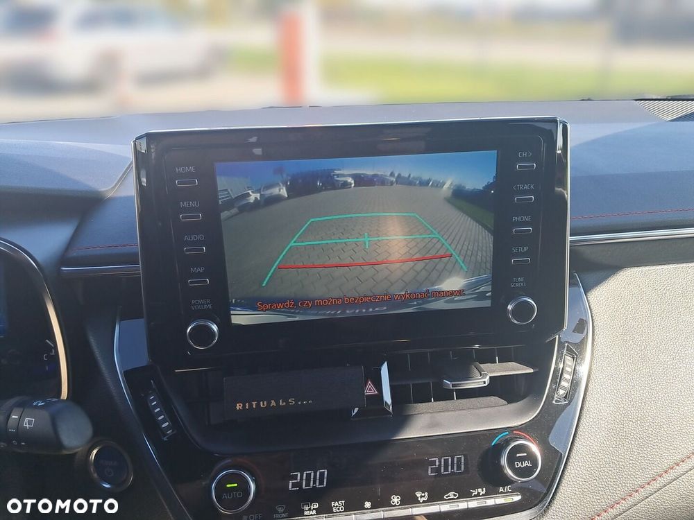 Toyota Corolla 2.0 Hybrid Executive - 12