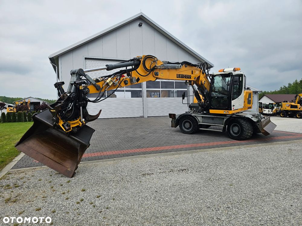 Liebherr A 916 - 33