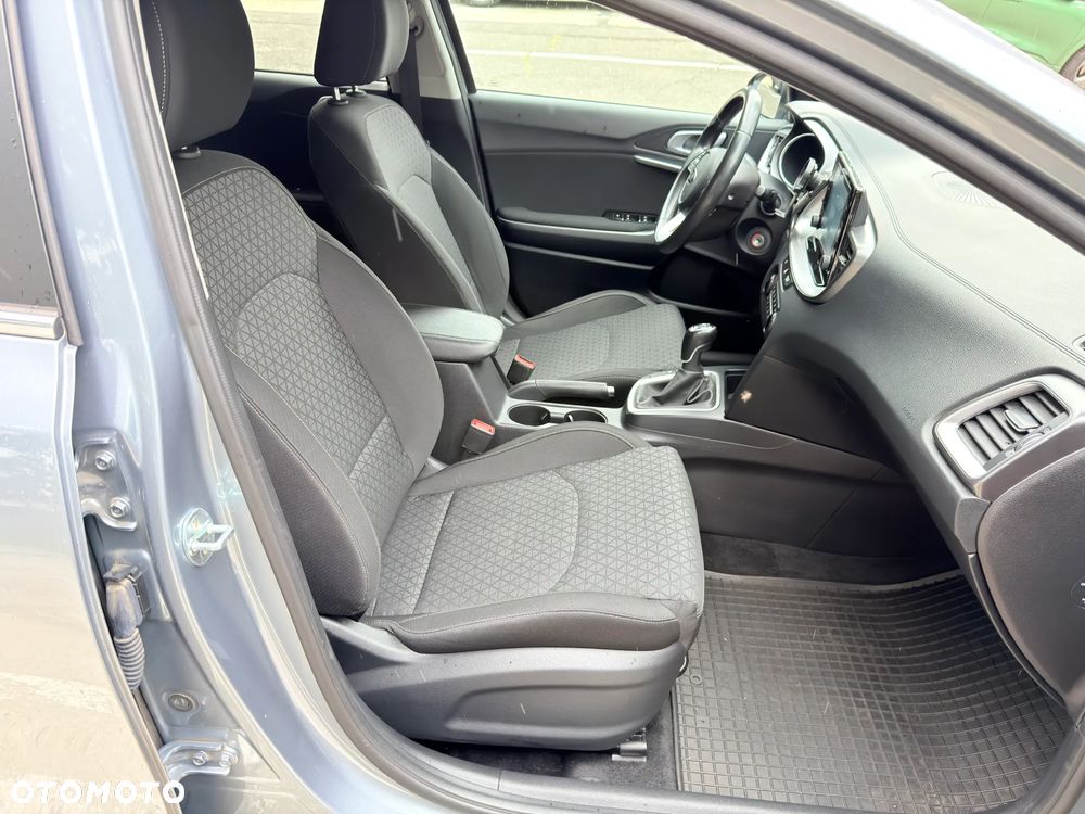 Kia XCeed 1.5 T-GDI M - 13