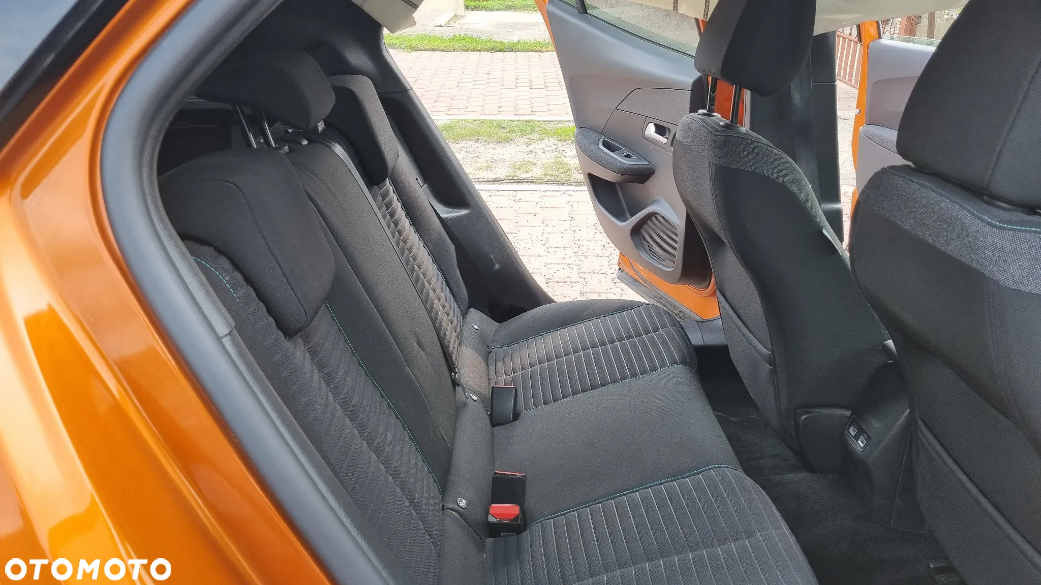Peugeot 2008 Elektro 136 Active - 32