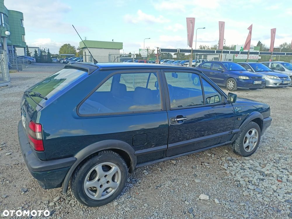 Volkswagen Polo Coupe 1.0 CL - 4