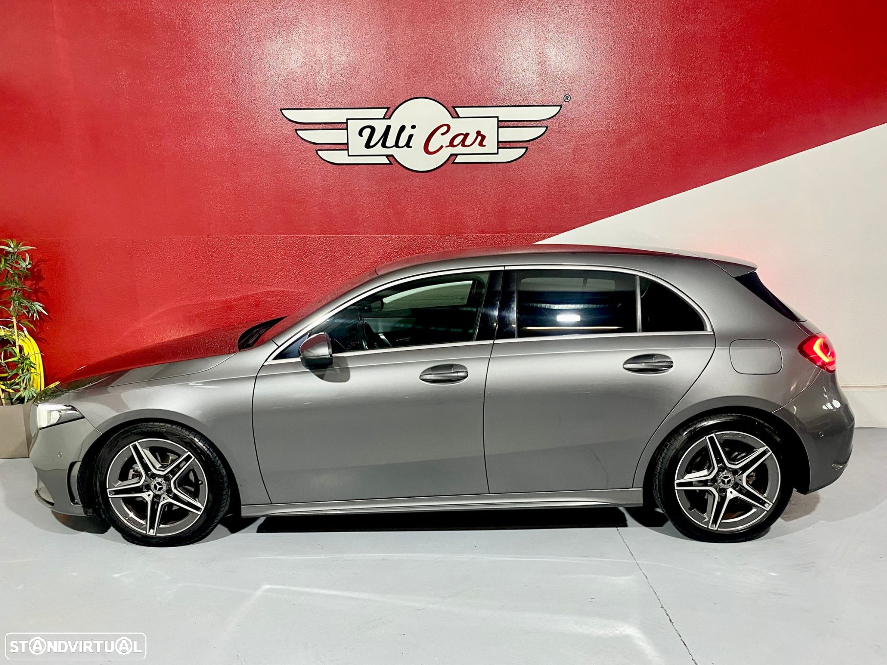 Mercedes-Benz A 180 d AMG Line - 38