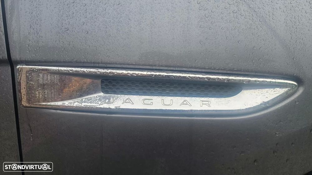 Jaguar F-Pace 3.0 D300 AWD - 31