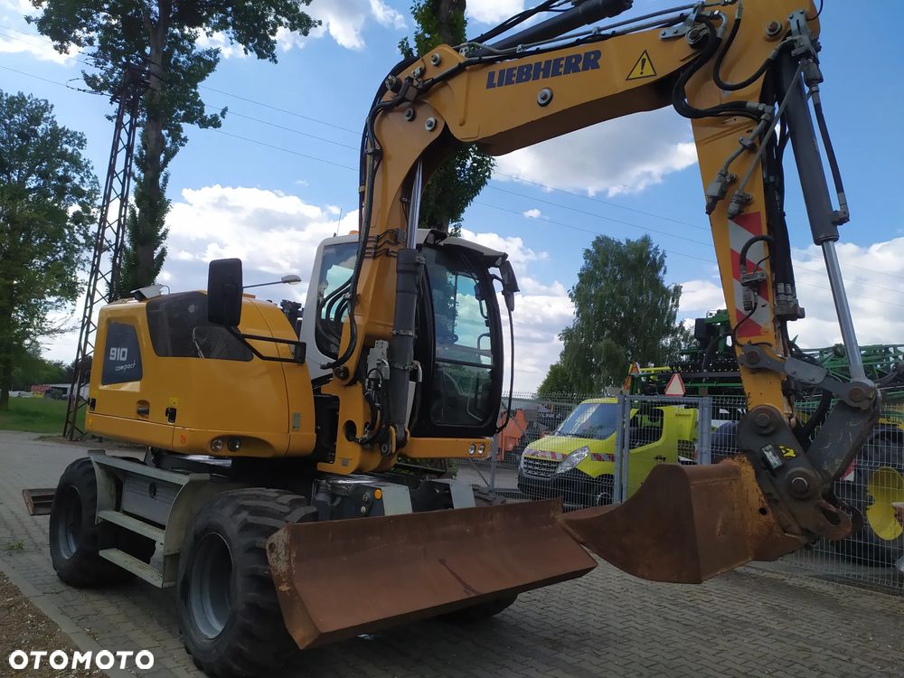 Liebherr A 910 Compact Litronic - 15