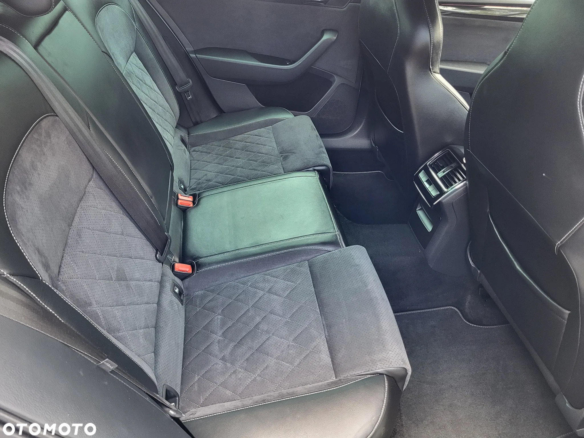 Skoda Superb 2.0 TSI 4x4 DSG Sportline - 20