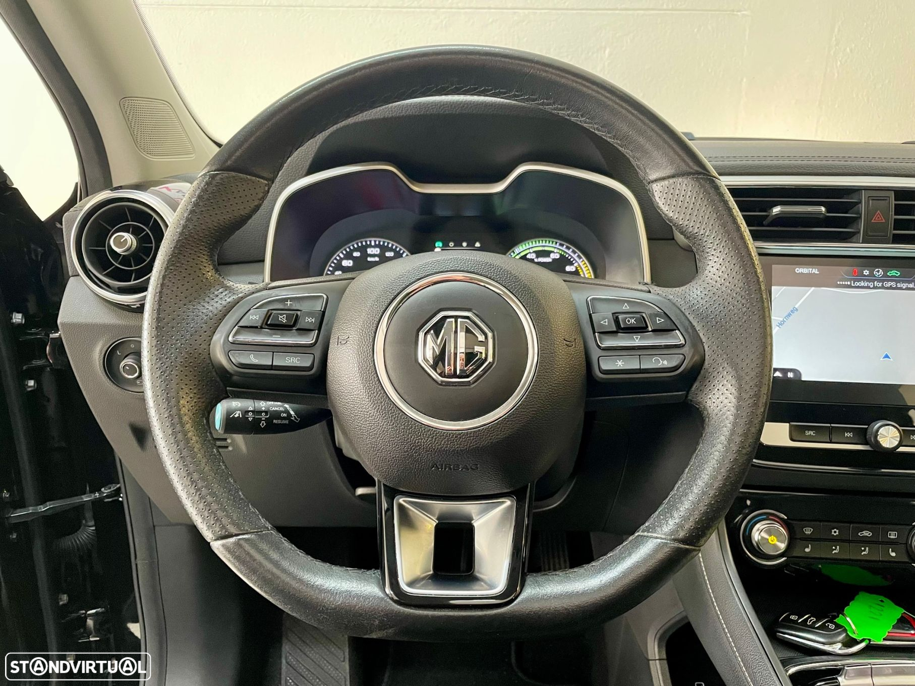 MG ZS EV 44.5 kWh Luxury - 23