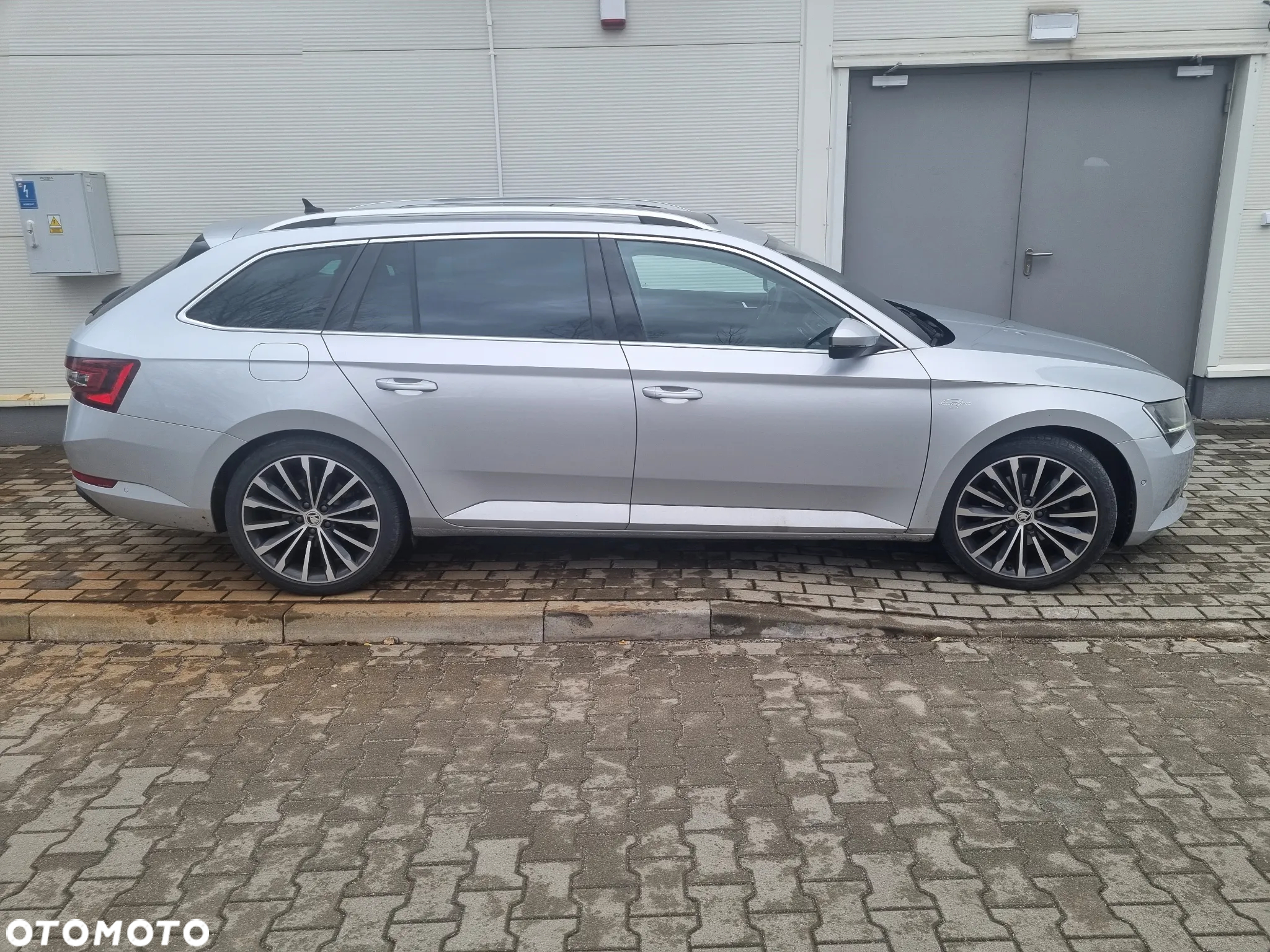 Skoda Superb 2.0 TDI 4x4 DSG L&K - 8