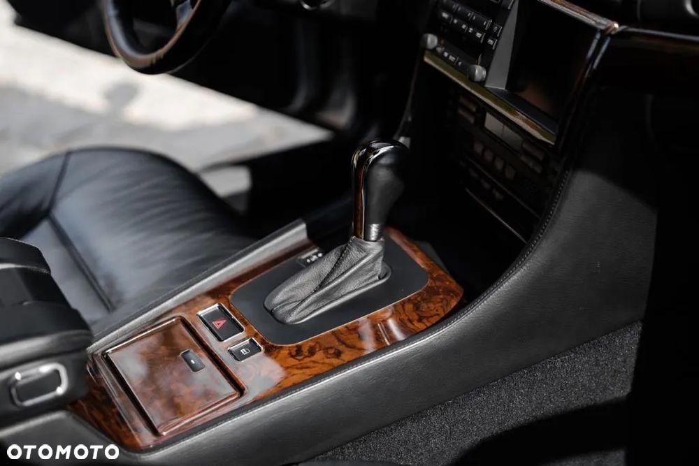 BMW Seria 7 750iL - 11