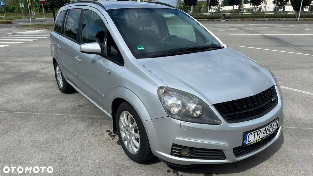Opel Zafira 1.8 Cosmo - 1