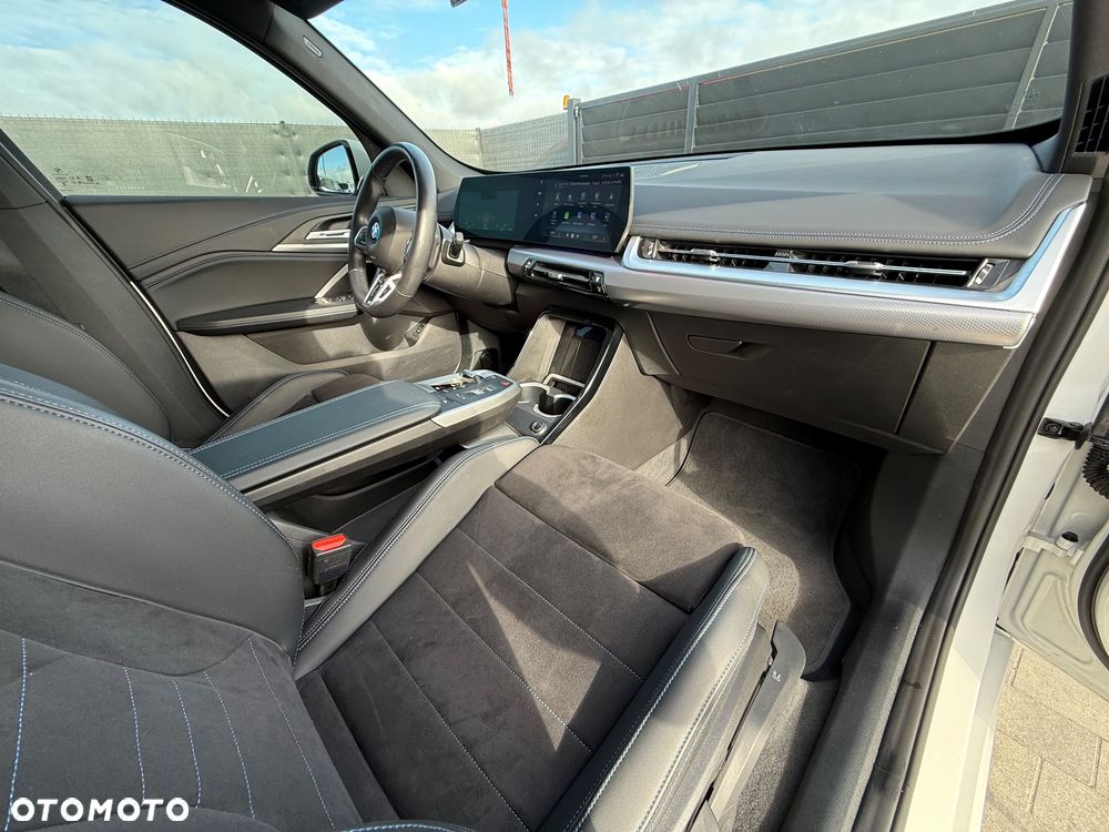 BMW iX1 eDrive20 66.5kWh M Sport Edition - 16