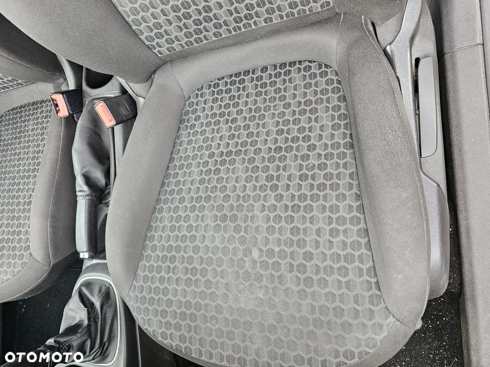 FOTELE PRZEDNIE KANAPA OPARCIE TYŁ MATERIAŁOWE OPEL CORSA E 3 DRZWI EUROPA - 3