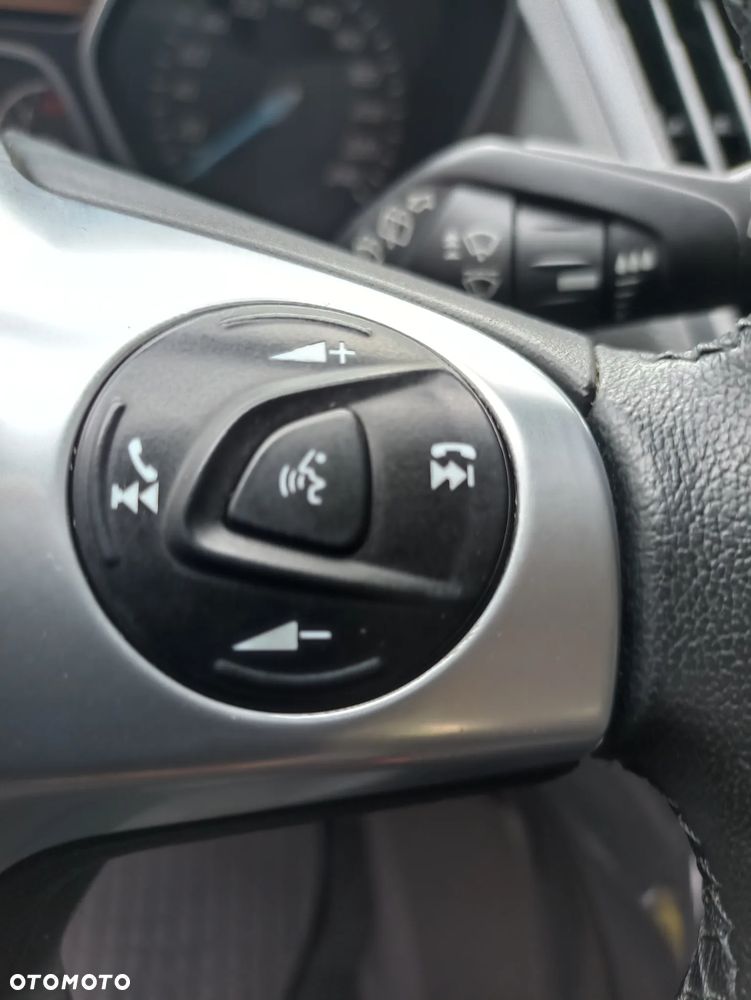 Ford Kuga 2.0 TDCi 2x4 Titanium - 22