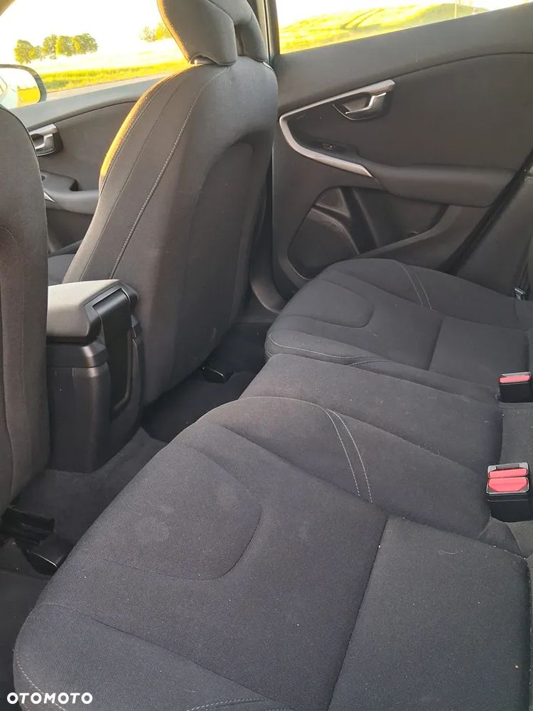 Volvo V40 D2 - 17