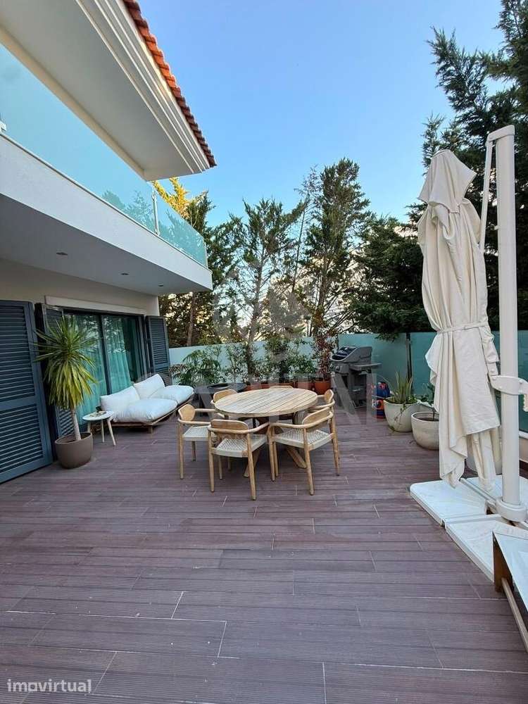 Moradia T3+1 em condominio privado no Monte Estoril - Grande imagem: 2/33