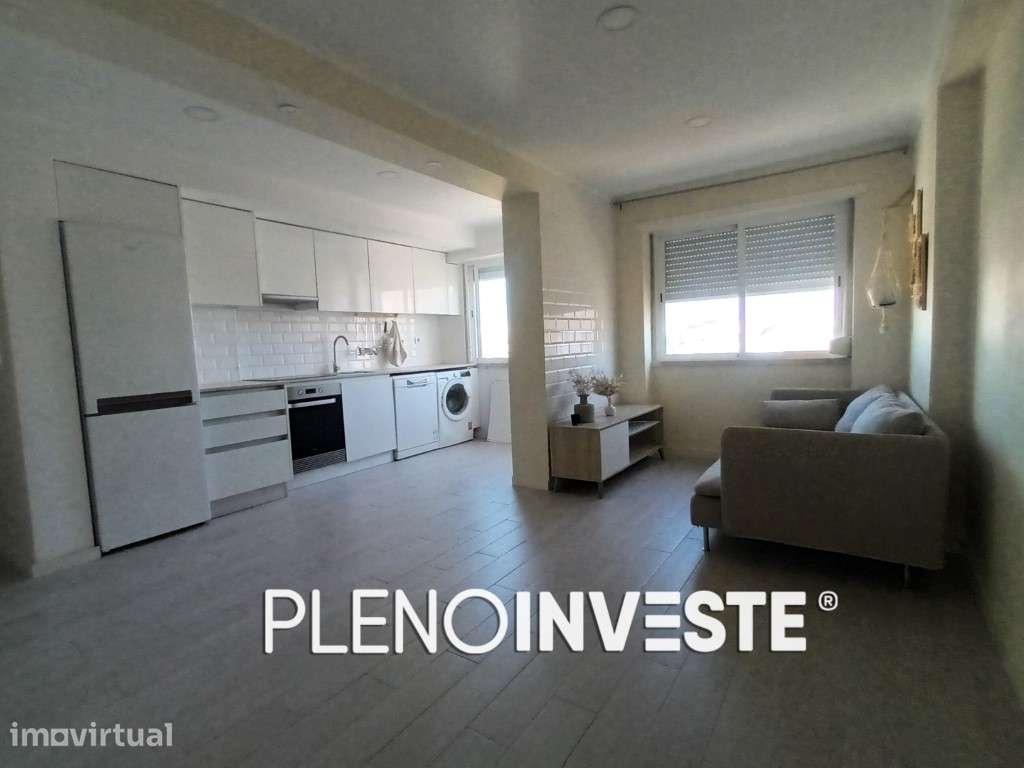 T2 remodelado com vista deslumbrante na Torre da Marinha