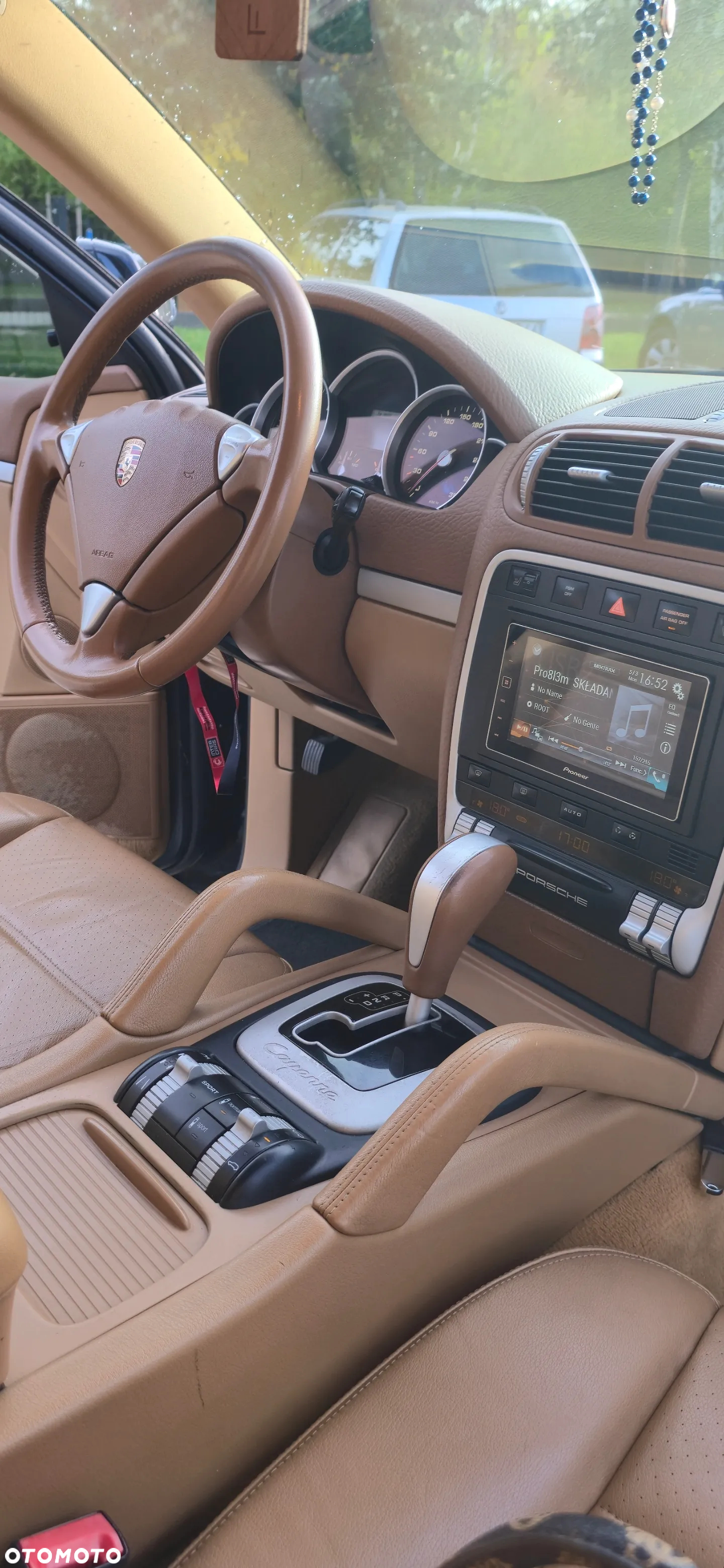 Porsche Cayenne - 22