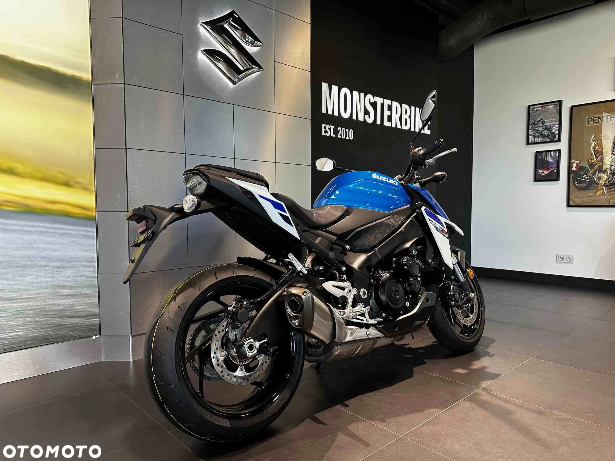 Suzuki GSX - 3